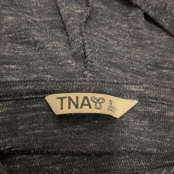 TNA Aritzia Long Sleeve Hoodie - Picture 5 of 5